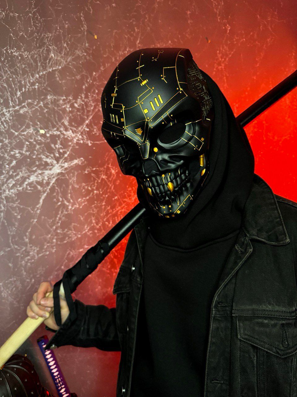 Cyberpunk Skull Mask: Black and Gold