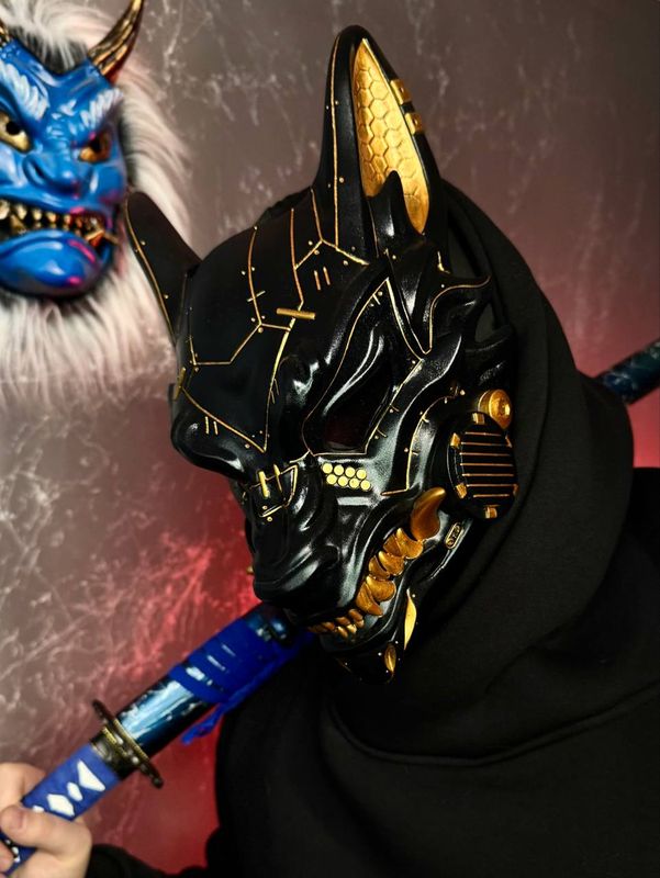 Cyberpunk mask: Black&amp;Gold Wolf