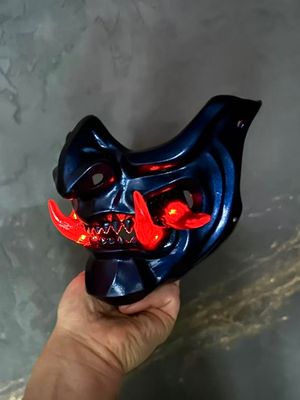 Samurai Half Mask: Chameleon with Glowing fangs