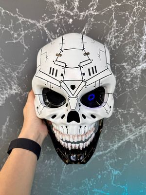 Cyberpunk Skull: White&amp;Black with moving jaw and LED