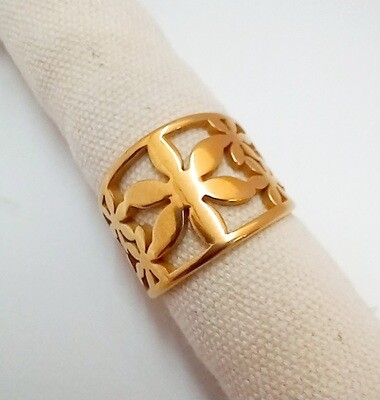 Anillo acero flores.