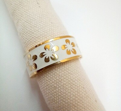 Anillo acero color oro y nácar blanco flores