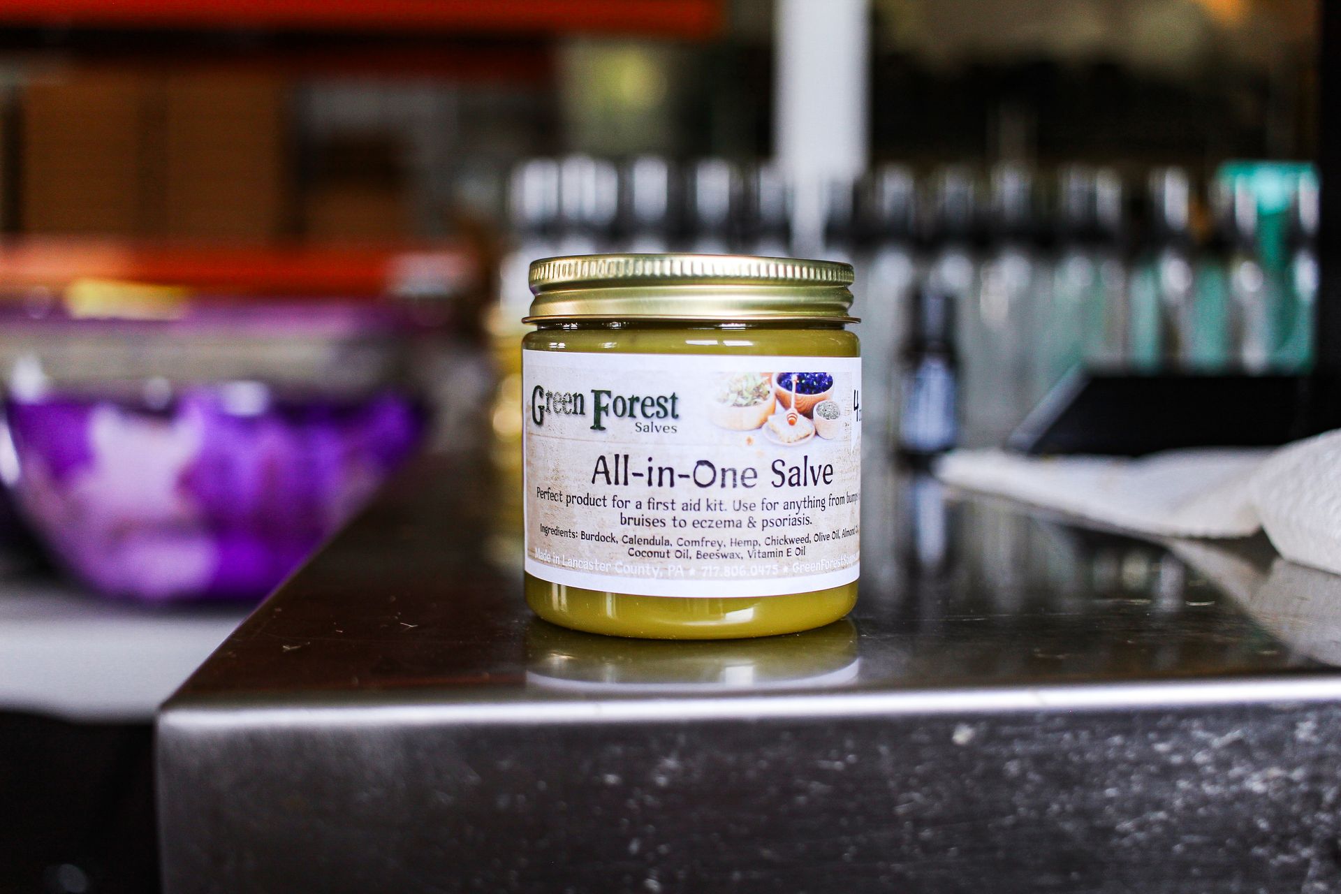 We're talking about a truly remarkable combination: Burdock, Calendula, Chickweed, Comfrey, and Hemp Seeds.