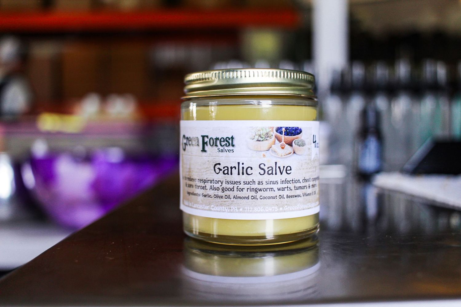 Used to relieve respiratory issues such as sinus infection, chest congestion and sore throat. Also good for ringworm, warts, 