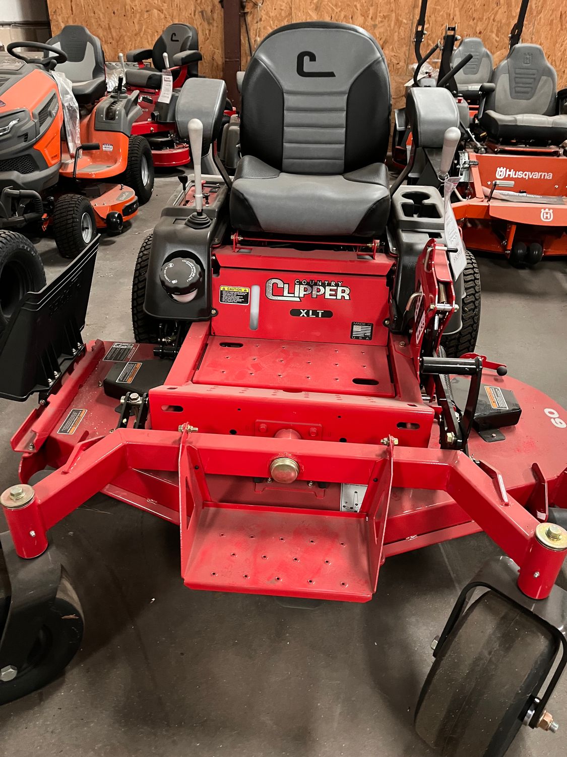 2023 Country Clipper XLT