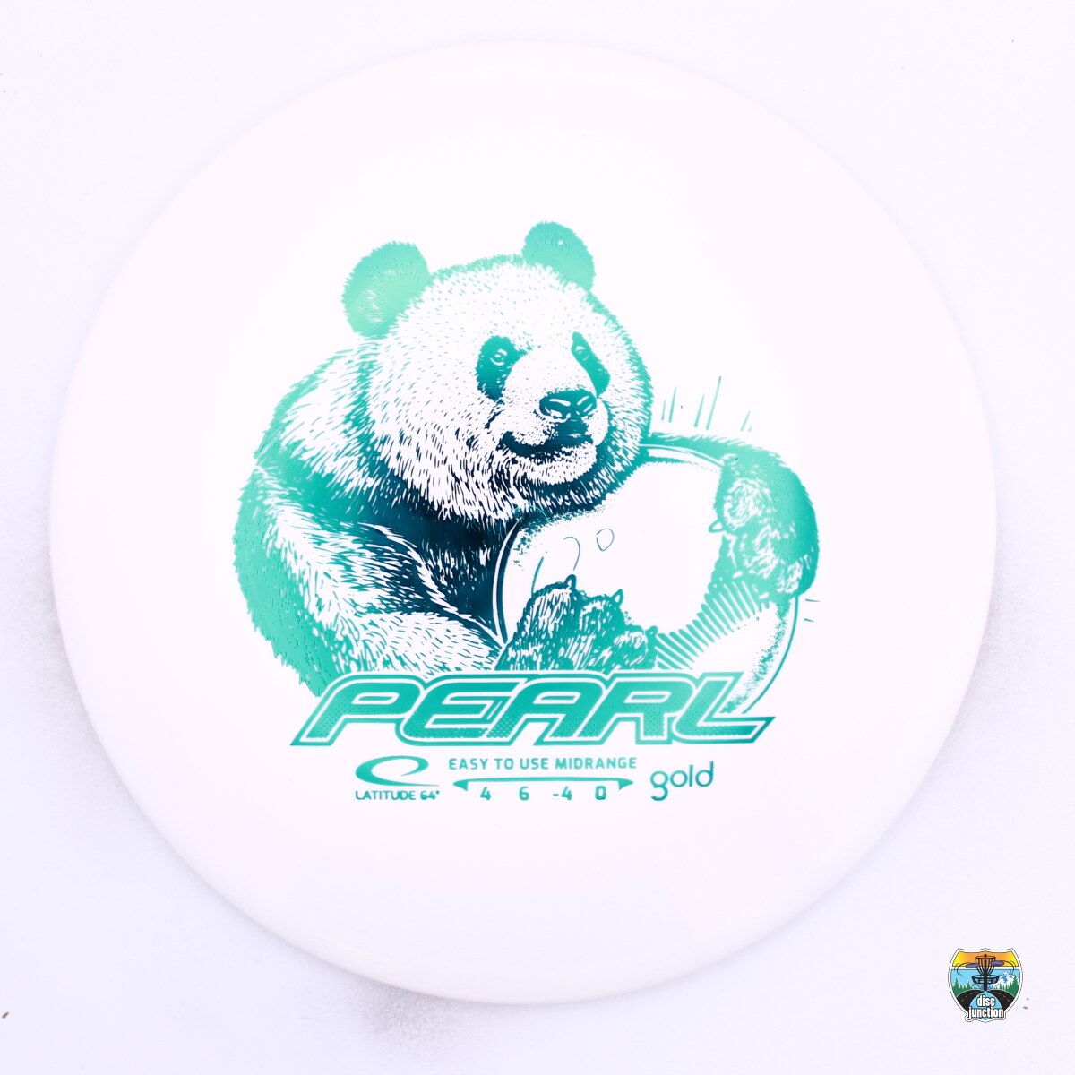 Latitude 64° Gold Pearl, Manufacturer Weight Range: 155-159 Grams, Color: White, Serial Number: 0579-0021