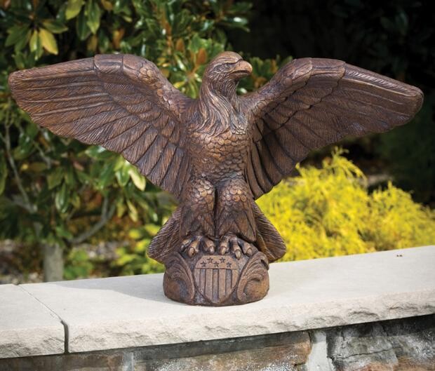AMERICAN EAGLE STATUE