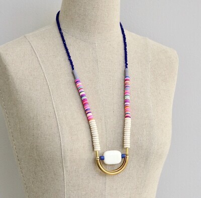 GEOMETRIC NAVY BLUE, WHITE AND PINK NECKLACE EMI228