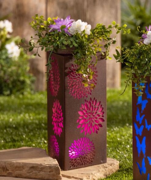 SOLAR METAL BOTANICAL POT STAND - SMALL PINK PEONY