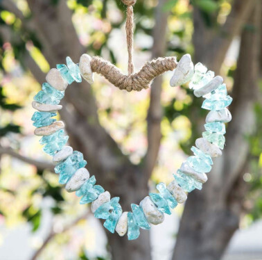 71323 GLASS &amp; STONE HANGING HEART WREATH