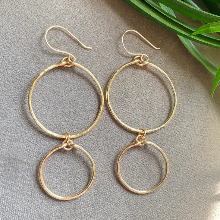 GOLD HAMMERED DOUBLE HOOP EARRINGS