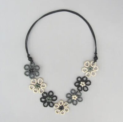 DALIA NECKLACE