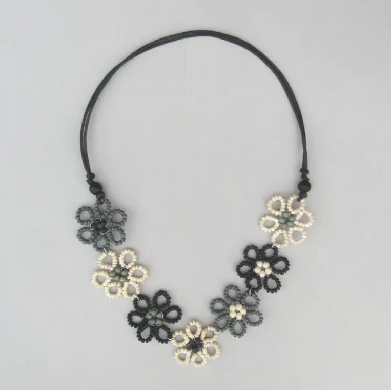 DALIA NECKLACE