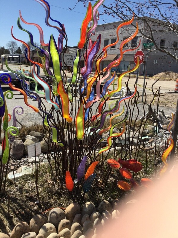 RIBBON (TWO COLOR) - GARDEN GLASS SCULPTURE