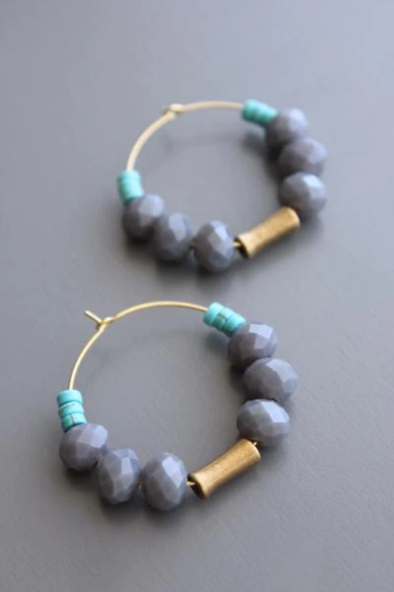 GRAY GLASS AND TURQUOISE STONE HOOP EARRINGS ZLDE15