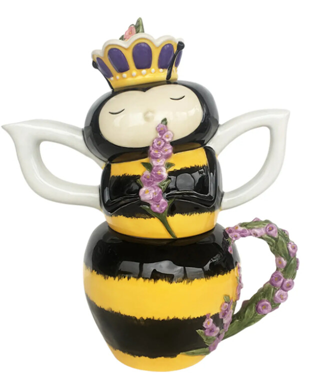 QUEEN TEA FOR ONE = BEE TEAPOT AND CUP