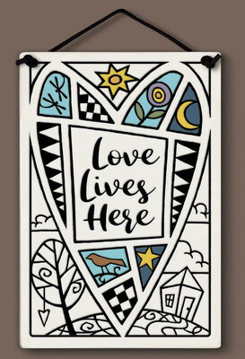 534 LARGE HANGING TILE - LOVE LIVES HERE