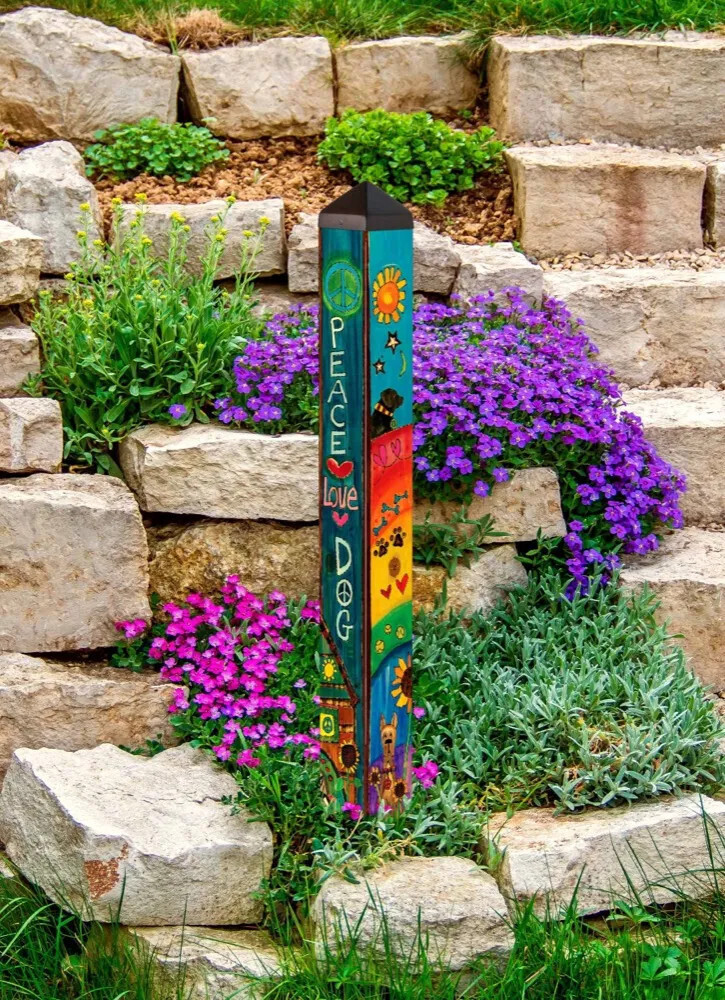 ART POLE 40&quot; - PEACE LOVE DOG