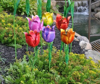 SR32 TULIP METAL GARDEN STAKE, SMALL