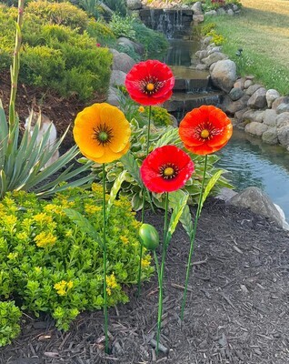 X722 POPPY - METAL GARDEN STAKE