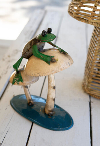 RECYCLED IRON FROG CLIMBING ON MUSHROOM (10&quot; x 12&quot;)
