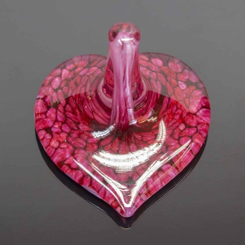 HAND BLOWN GLASS HEART SHAPE RINGHOLDER - GOLD RUBY