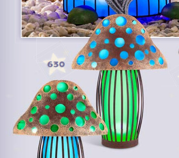 SOLAR LIGHTED METAL MUSHROOM