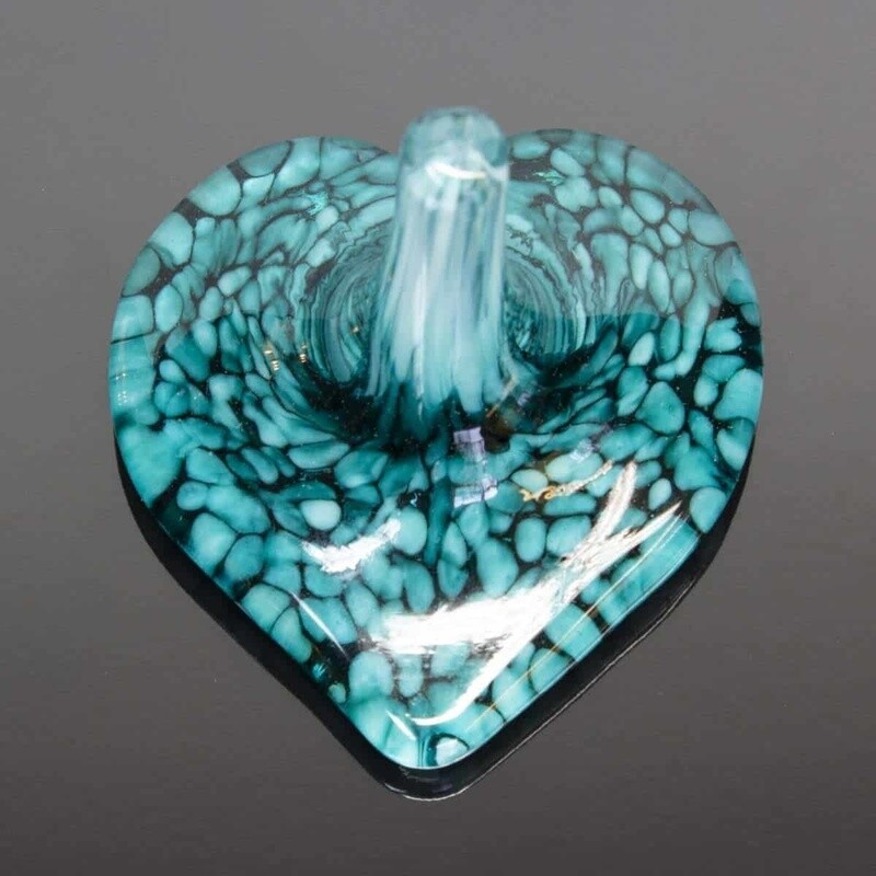 HAND BLOWN GLASS HEART SHAPE RINGHOLDER - EMERALD