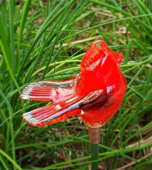 HAND SCULPTED GLASS GARDEN BIRD