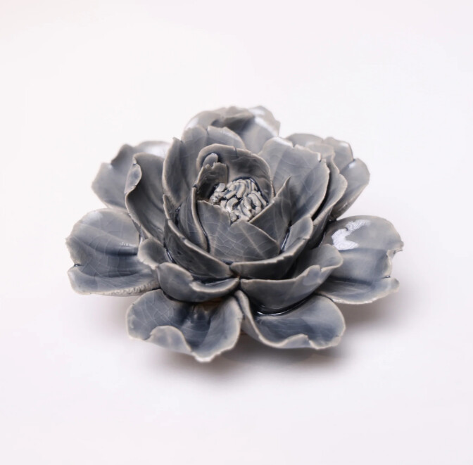 CORAL - CERAMIC WALL ROSE - MEDIUM GREY (DAY)