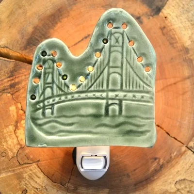 MACKINAC BRIDGE NIGHTLIGHT - GREEN