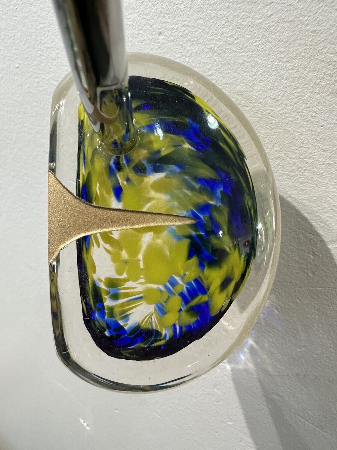 MALLET STYLE GLASS PUTTER - MAIZE AND BLUE