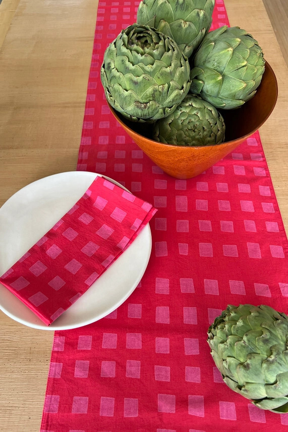 TABLE RUNNER - BLOCKS RED / FUCHSIA