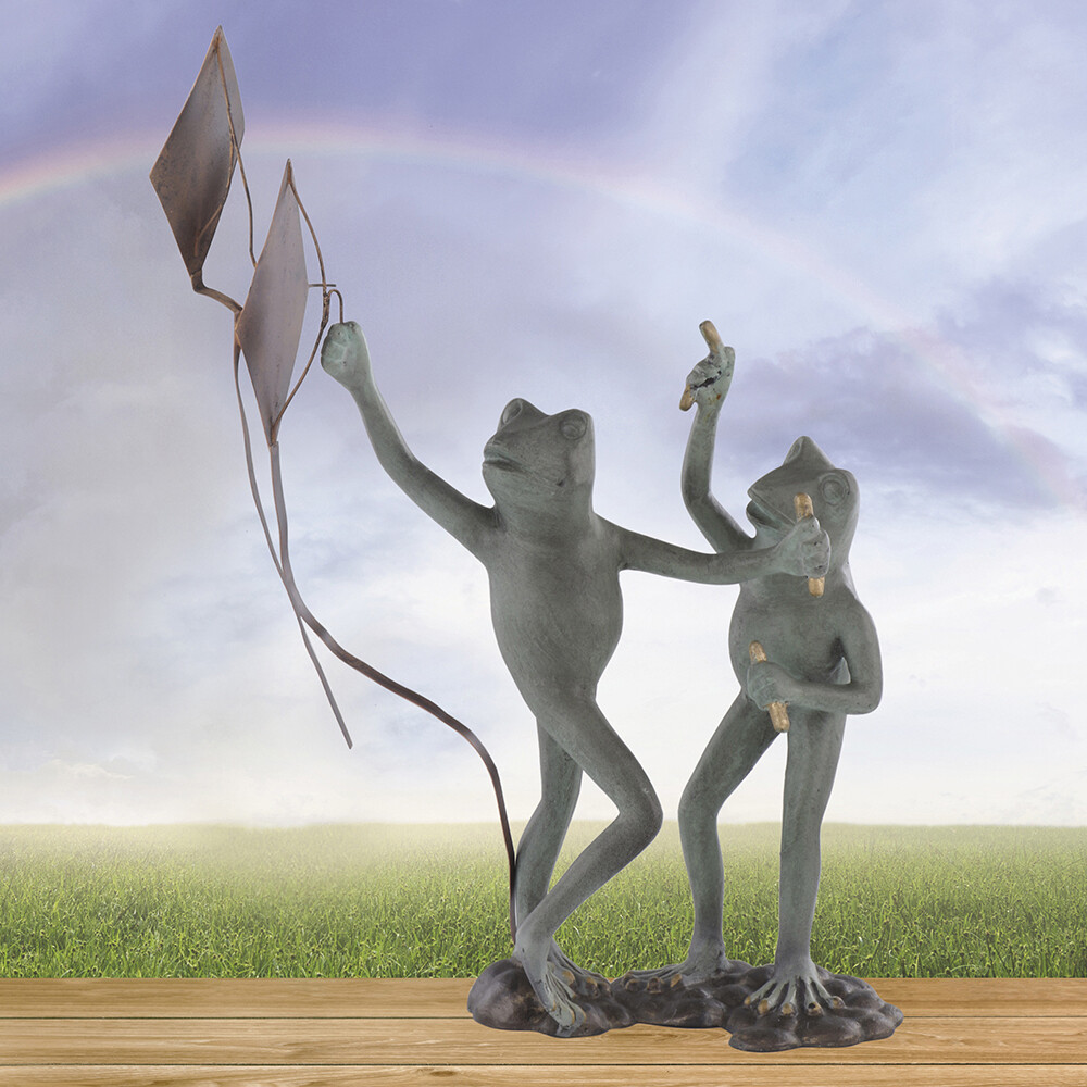 FROG KITE FLYERS GARDEN SCULPTURE