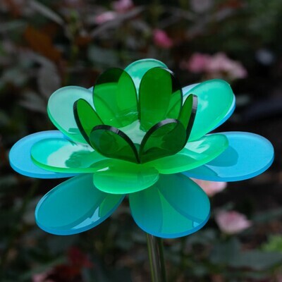 OCEAN LOTUS 18&quot; TALL ACRYLIC GARDEN STAKE (GREEN AQUA)