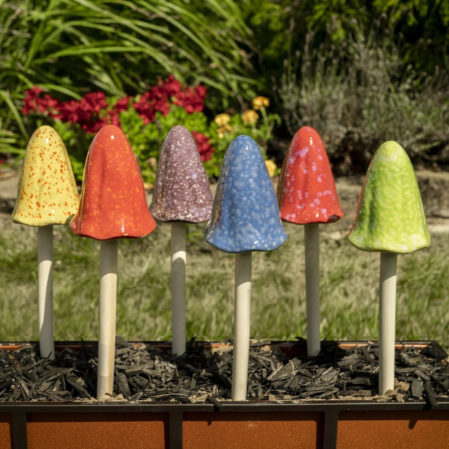 MR07 BRIGHT GARDEN MUSHROOM TALL (15&quot;)