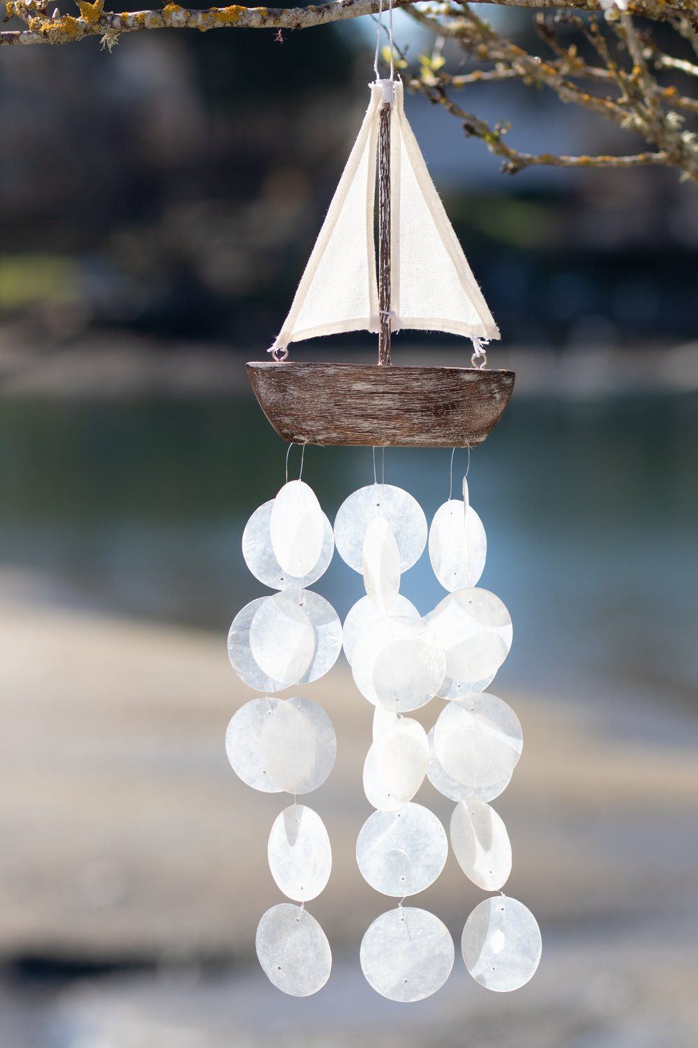 901-B WOOD BOAT &amp; WHITE CAPIZ WIND CHIME