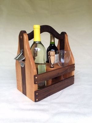 WOODEN WINE AND BEVERAGE CADDY