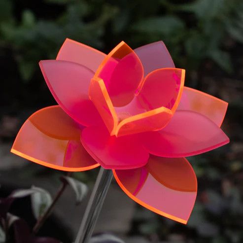 DAFFODIL ACRYLIC GARDEN STAKE - 18&quot; PINK