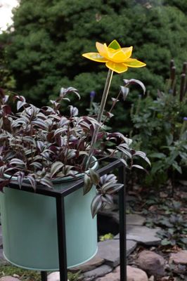 DAFFODIL ACRYLIC GARDEN STAKE - 18" YELLOW