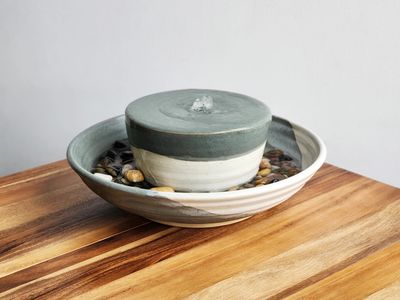 LARGE FOUNTAIN - CERAMIC HANDMADE IN GREY&amp; WHITE W ROCKS