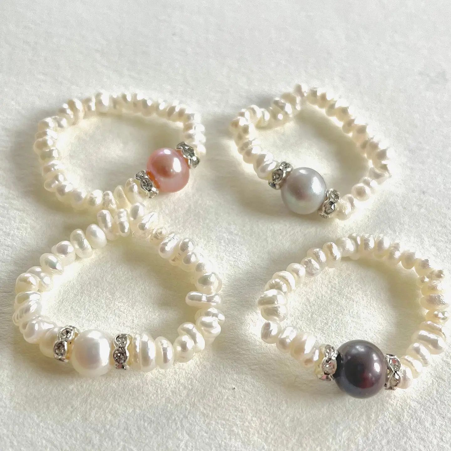 Stretch White Pearl Ring w/ Center Pearl