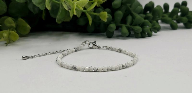 White Howlite Bracelet Faceted 3MM w/Silver Color Clasp