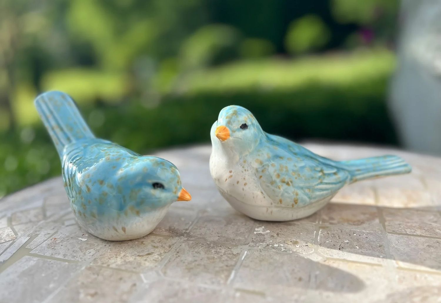 CERAMIC SITTING BIRD