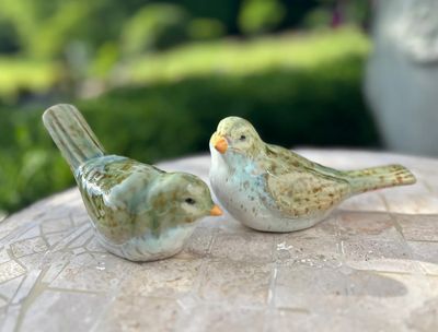 CERAMIC SITTING BIRD