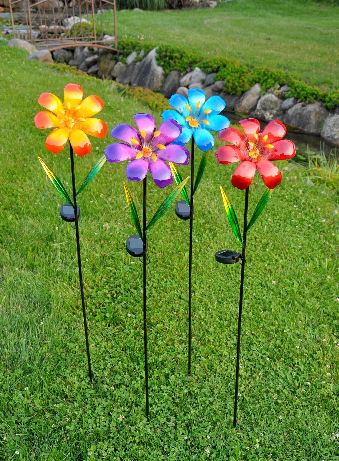 SR46 GLOWING LILY SOLAR STAKE - ORANGE, PURPLE, BLUE, RED