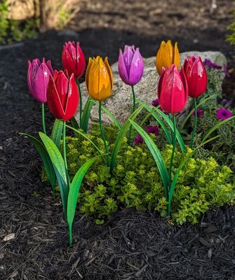 X745 BOLD TULIP GARDEN STAKE 22&quot;