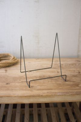 Large Wire Easel with Brass Finish
