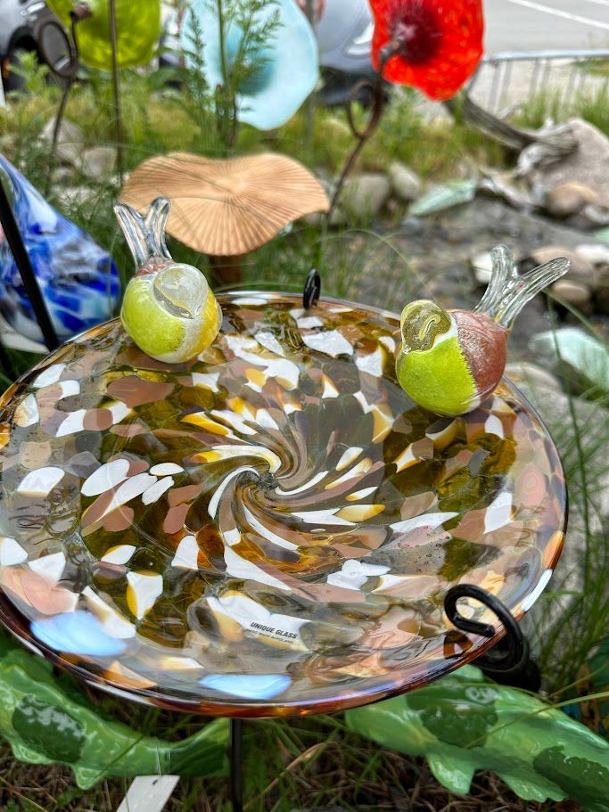 GLASS BIRDBATH WITH 2 GLASS BIRDS &amp; METAL STAND - WHITE GOLD