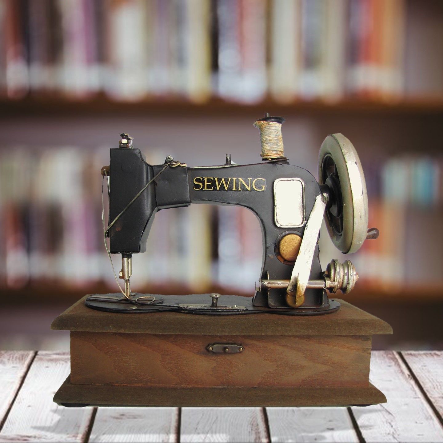 Vintage Style 1920&#39;s Decorative Sewing Machine Box